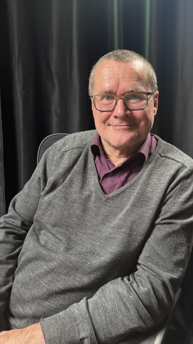 Prof. Thomas Wittek im Podcaststudio von BauertothePeople nach dem Podcast zu den Themen Blauzunge (BTV) und LSD (Lumpy Skin Disease)