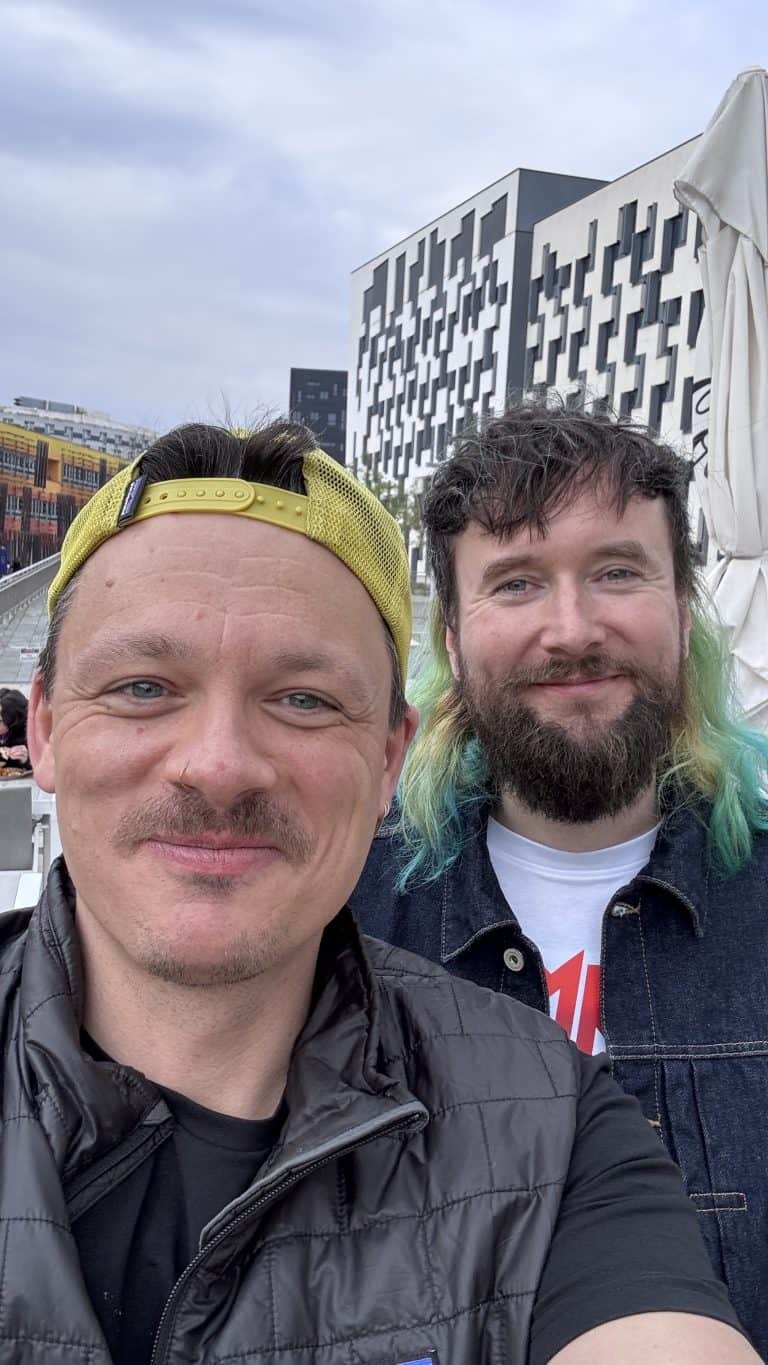 Willy Geiger und Andreas Diesenreiter (Unverschwendet) an der WU Wien nach dem Ackerdemics Live Podcast von Bauer to the People