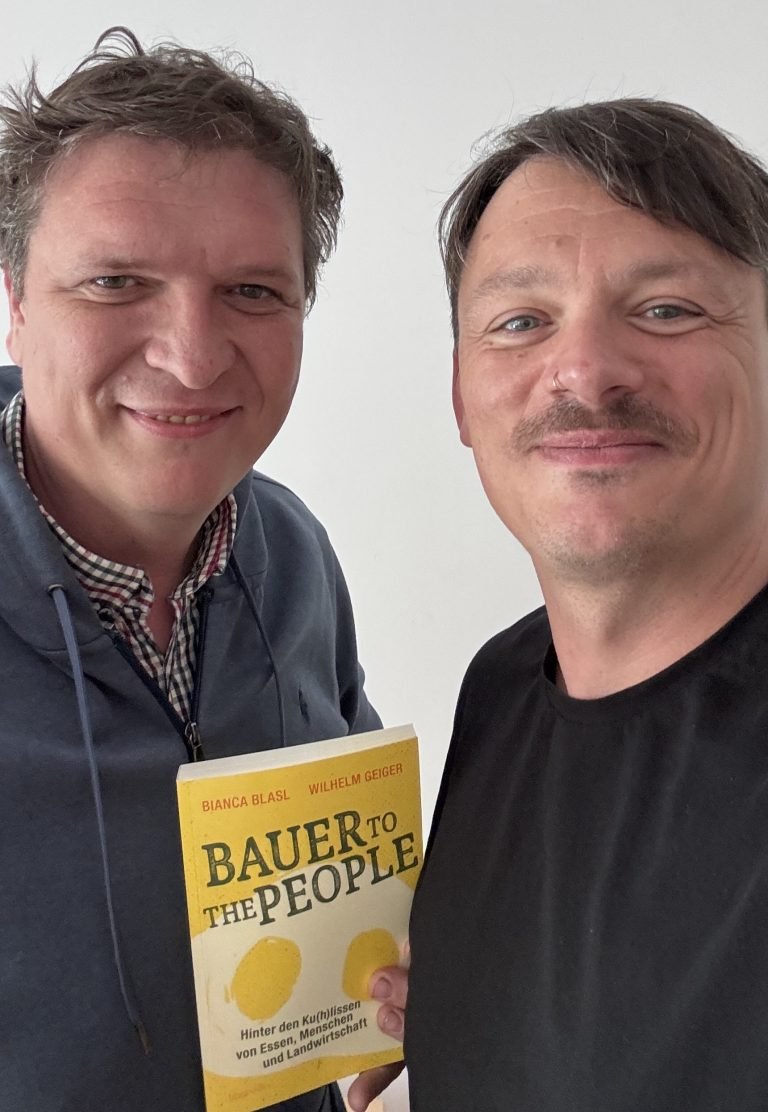 Ernst Tschida und Willy Geiger nach dem Bauer to the People Podcast rund um das Thema Bauernprotest vom 1. April 2026