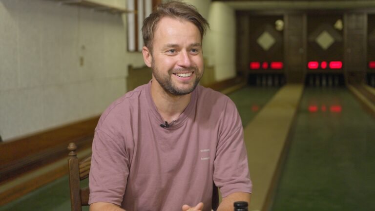 Stefan Romstorfer bei der Aufnahme zum Thema Erdnüss im Bauer to the People Podcast